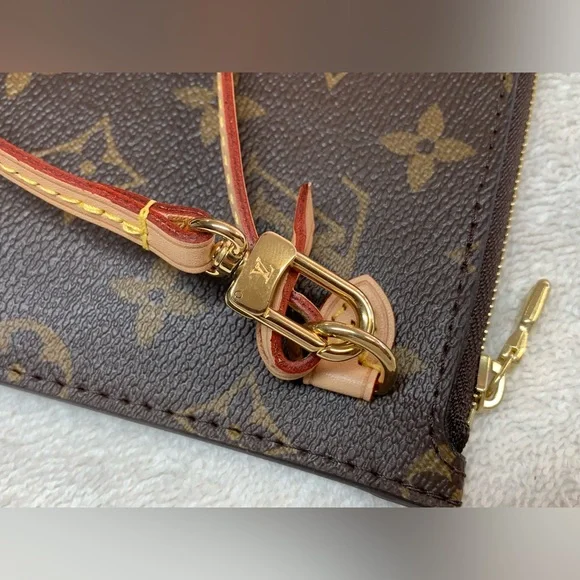Louis Vuitton Monogram Neverfull Pochette Bag - Picture 11 of 16